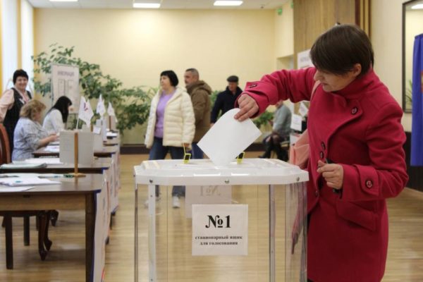 Идет второй день голосования на выборах Президента РФ