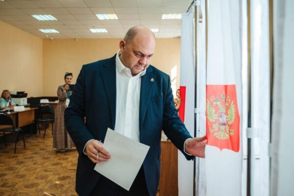 Врио губернатора региона Алексей Смирнов принял участие в голосовании по выборам губернатора Курской области