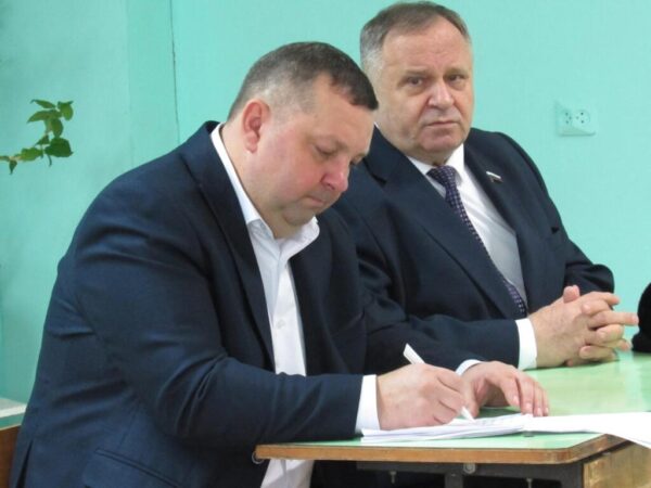 Сергей Ливенцев и Николай Панибратов посетили вынужденных переселенцев в ПВР