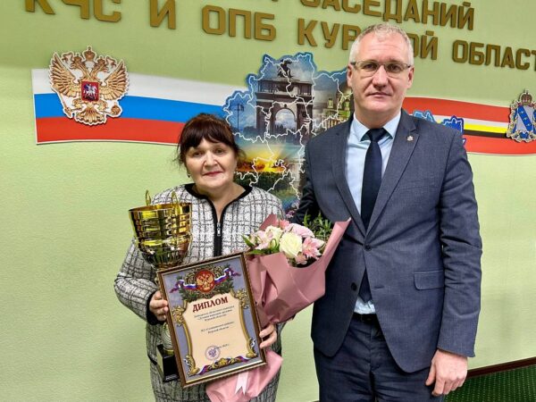 На площадке комитета региональной безопасности состоялось заседание областного штаба народных дружин. Председатель комитета Олег Горячев обсудил с коллегами из муниципалитетов вопросы обеспечения правопорядка в период новогодних праздников.