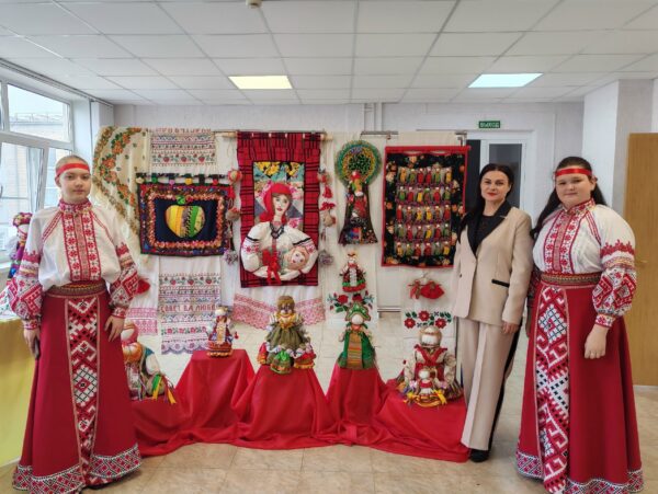 В Курской области проходит фестиваль «Многоцветие России»