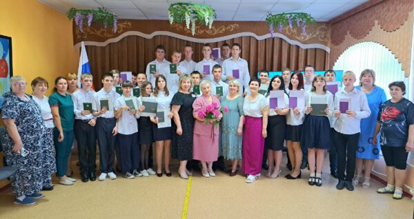 В добрый путь, выпускники!