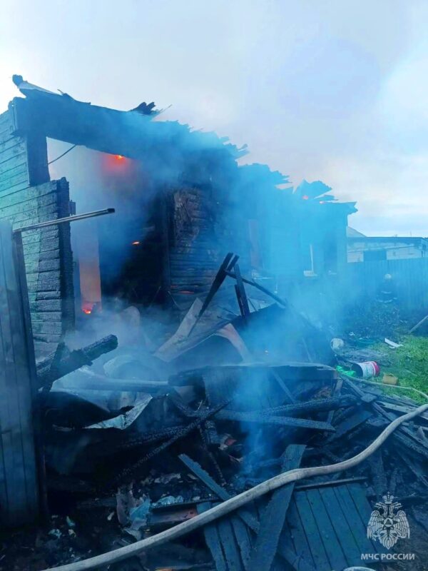 🚨 В Дмитриевском районе на пожаре погиб мужчина